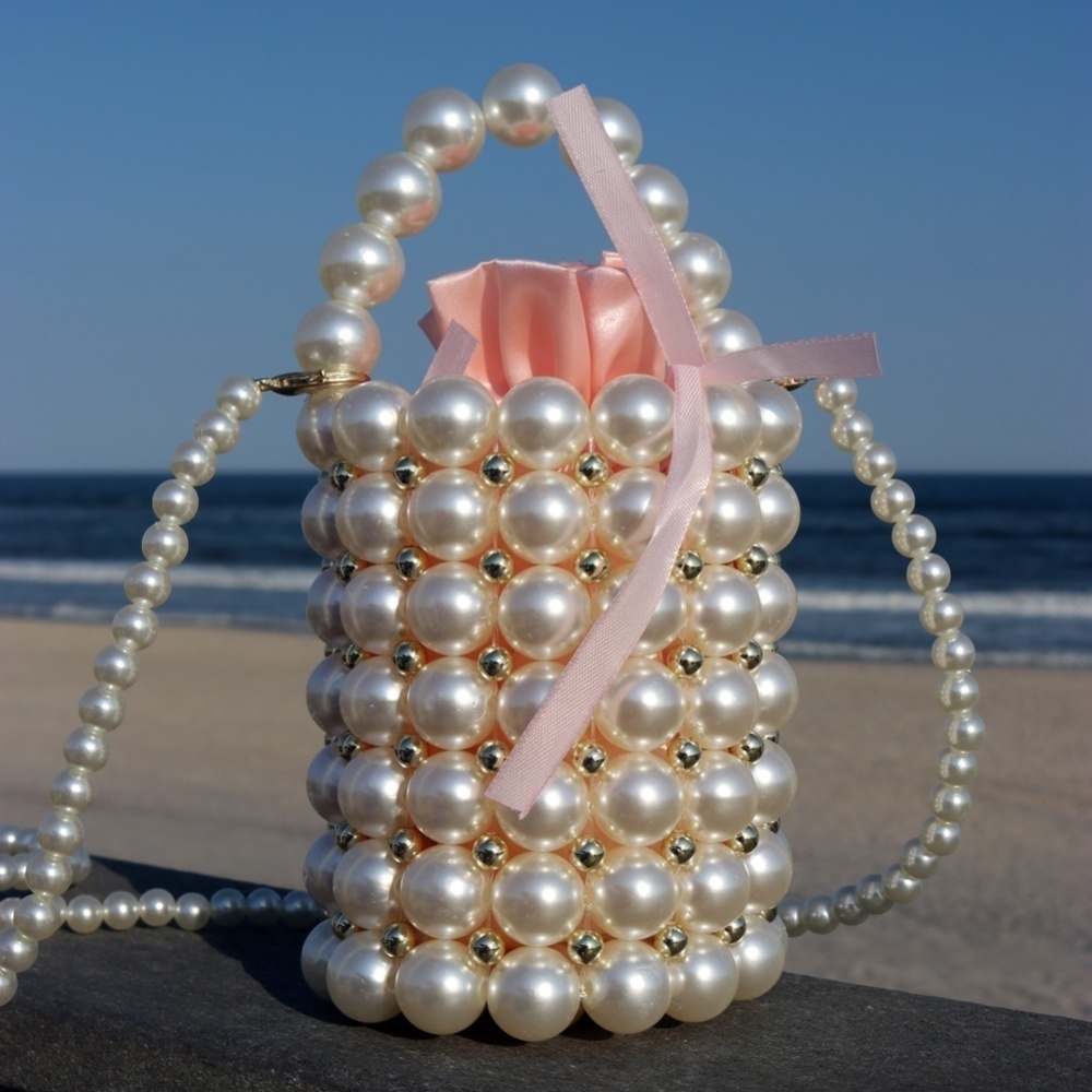 Host Pick! ๐ Gorgeous Pearl Bucket Mini Tote Haute Couture Handbag - Picture 14 of 16
